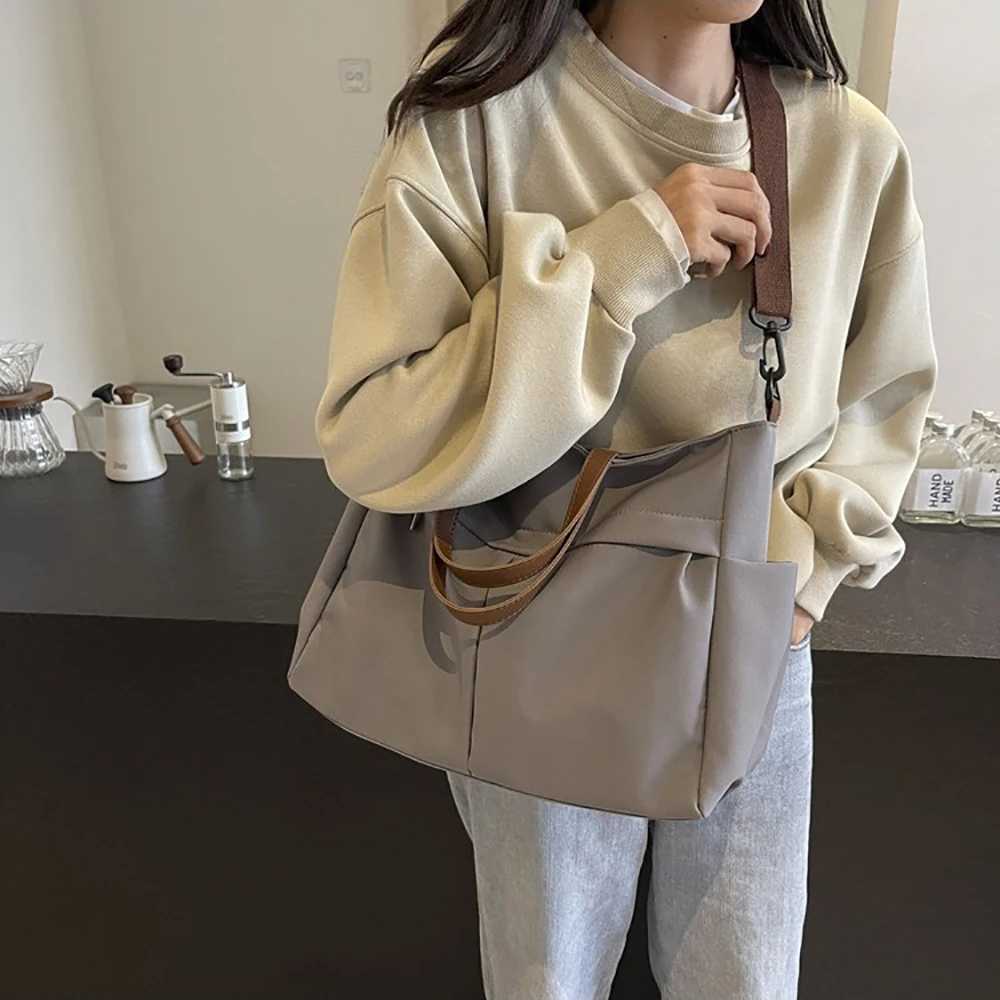 Artistic Shoulder Bag Lightweight Commuting Tote Bag for Students Large Capacity Single Shoulder Crossbody Bag With Your Name W250524