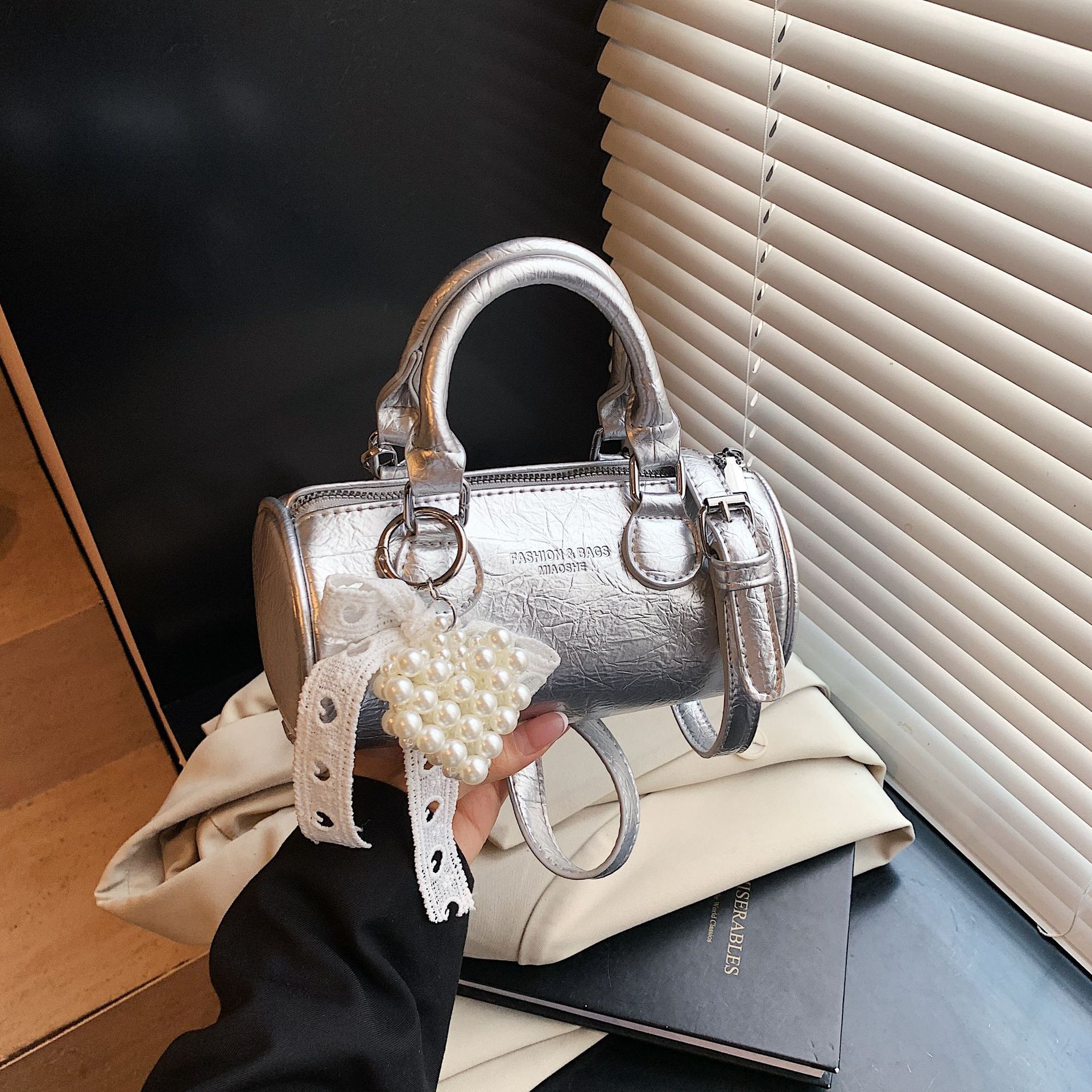 High-end Niche Handbag Pillow for Women 2025 New Fashion Trend Commuter Versatile Shoulder Crossbody Bag