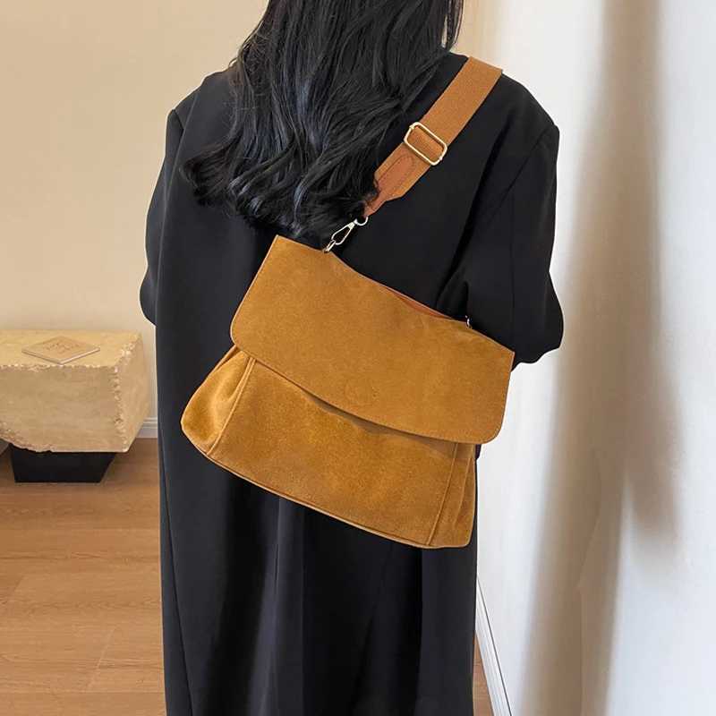 Women Mailmans Flap Bag Matte Suede Versatile Winter Large Capacity Crossbody Bag Single Shoulder Bag Shopper Totes XJ2520526