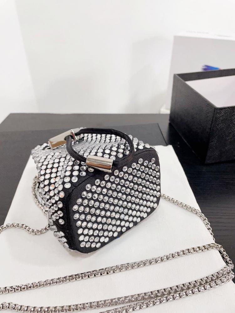 Popular mini niche design 2025 women's bag fashion rhinestone bag chain bucket crossbody bag