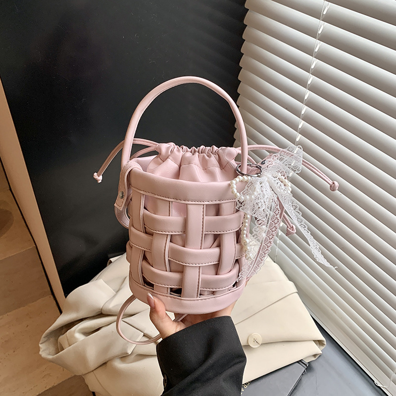 2025 Spring Summer New Niche Design Women Woven Pleated Bucket Fashion Creative Shoulder Crossbody Bag