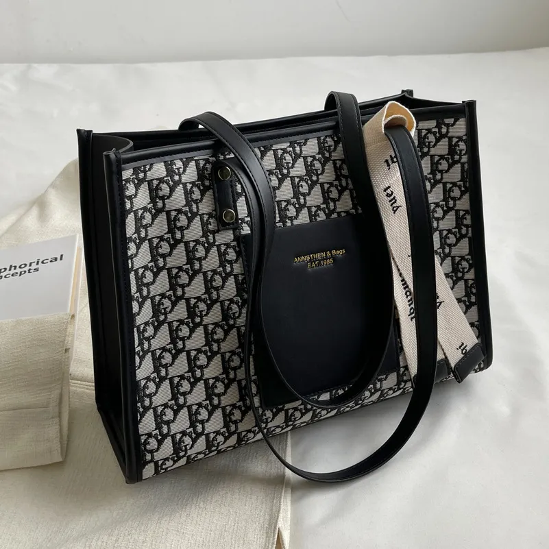 Shoulder Crossbody se Designer 2025 tote Bags for womens Fashion Bag Handbag black messenger fashionable printed woman crossbody bag Free shipping