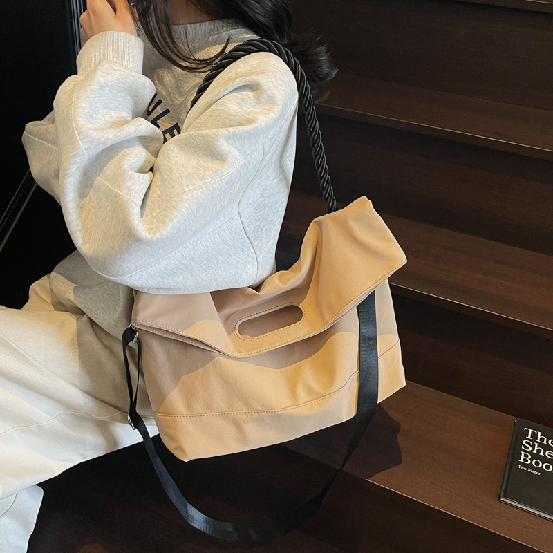 Minimalist Designer Women's Handbag Fashion Canvas Large Capacity Commuter Crossbody Bag New Casual Handbag Student Bag Free Shipping