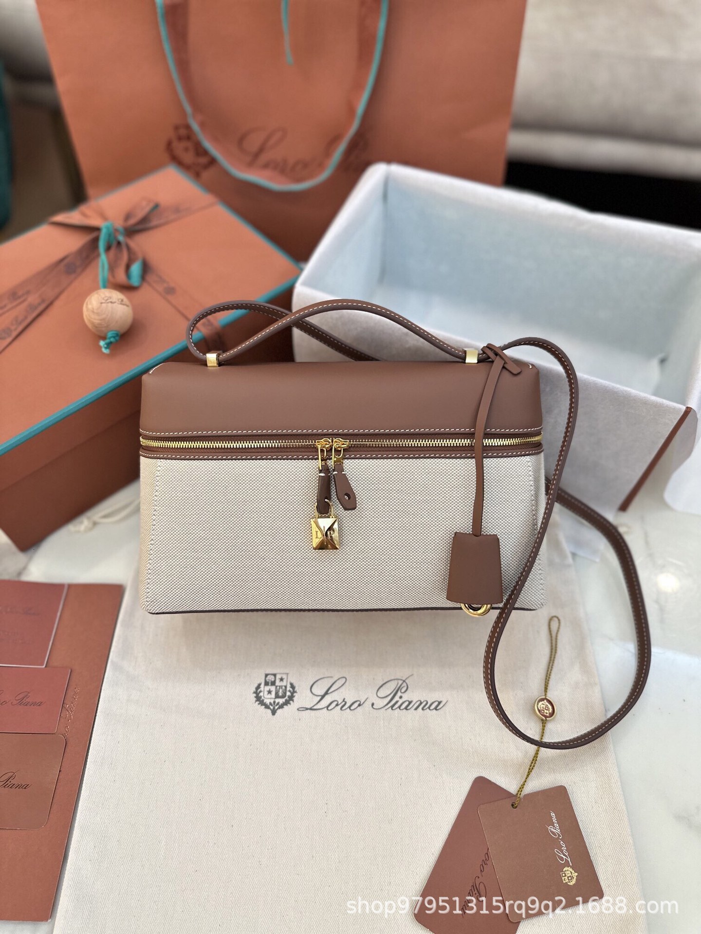 Brand High Quality New Style niche lunch box women's shoulder crossbody bag cowhide style simple and fashionable small square bag New Free Delive