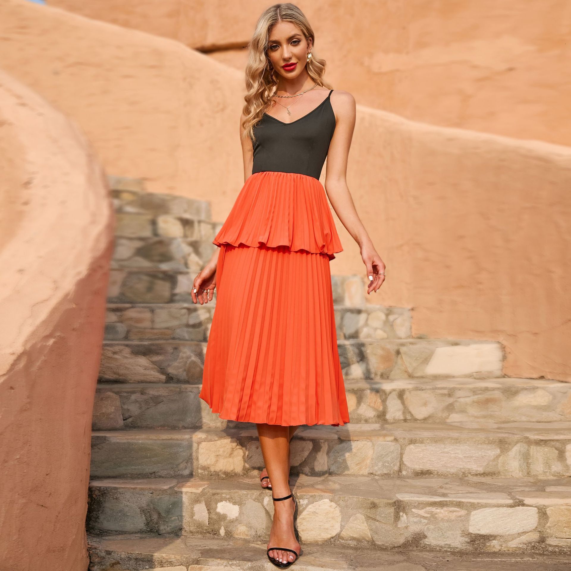 New Womens Clothing New Product Sexy Sleeveless Strap Dress Pleated Skirt