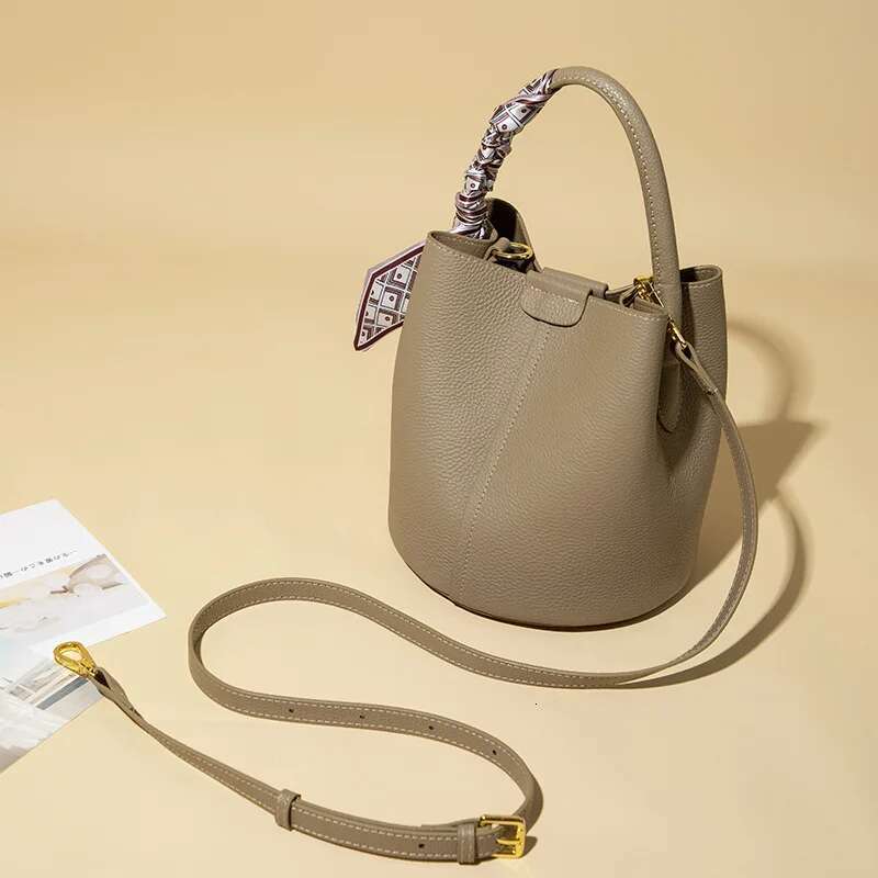 Bucket women s trendy versatile mother and child bag niche vegetable basket single shoulder crossbody