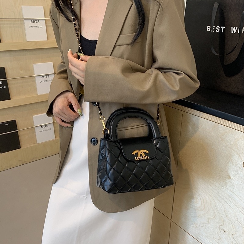 Free shipping designer's new single-shoulder crossbody bag for women's foreign trade, fashionable and trendy light luxury hand-held diamond 