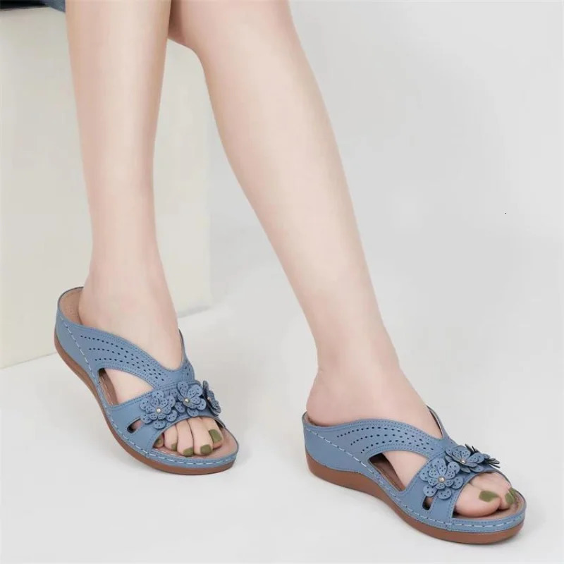 High Quality Womens Simple Shoes Summer Retro Roman Sandals Women Casual Flower Wedge Slippers Platform Slippers 250526