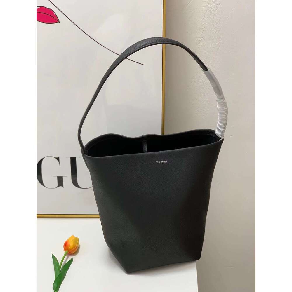 Korean Style Women's Genuine Leather Bucket First Layer Cowhide Large Capacity Shoulder Niche High-end Commuter Tote Bag