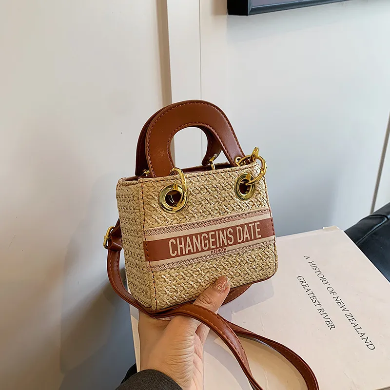 Tote Beach Shoulder Crossbody Designer 2025 Casual Satchel Fashion Woven Women's Handbag Small Square Bag Light se Free shipping