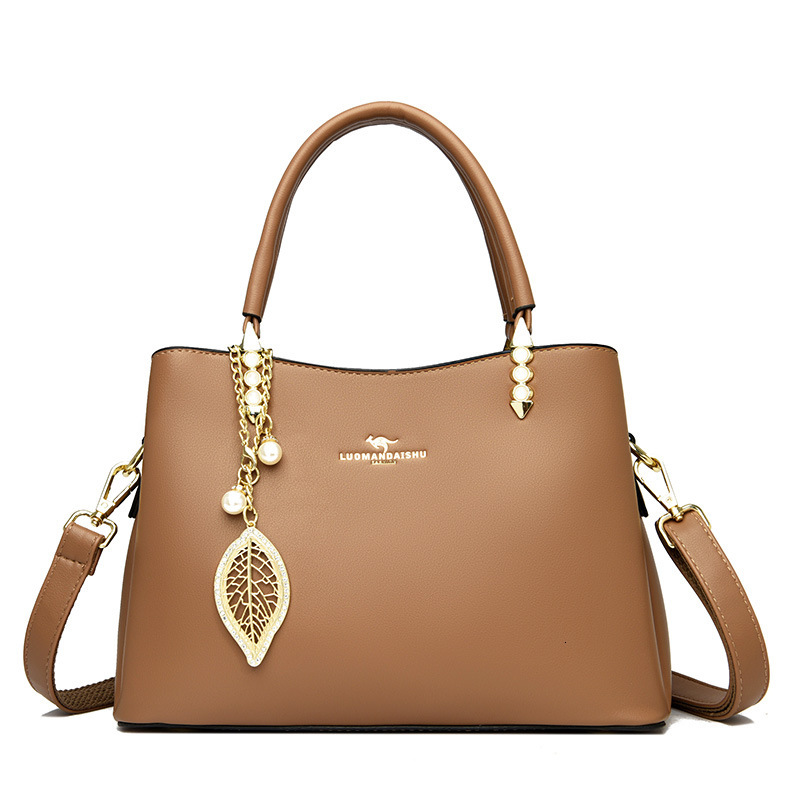 Free Shipping Designer Bag Women's Trendy Handbag New Fashionable And Versatile Shoulder Bag Middle-aged Mother Crossbody Bag Commuting Bag