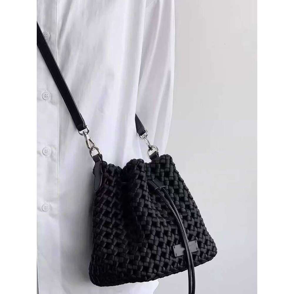 Summer High Quality Hollow Out Woven Handmade Bucket Women Fashion Handbag Female Shoulder Messenger Bag Lady Purse