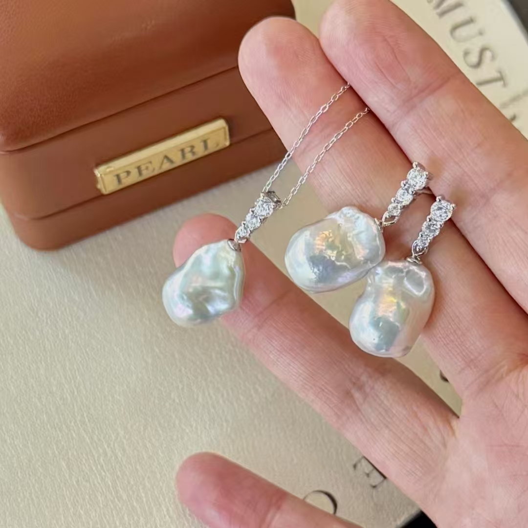 Luxurious Gold Finish Pearls Accessory Collection: Studs + Choker Style Chain with Storage Case for Women's Fashion Ensemble