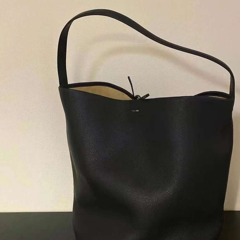 Korean Style Women's Genuine Leather Bucket First Layer Cowhide Large Capacity Shoulder Niche High-end Commuter Tote Bag