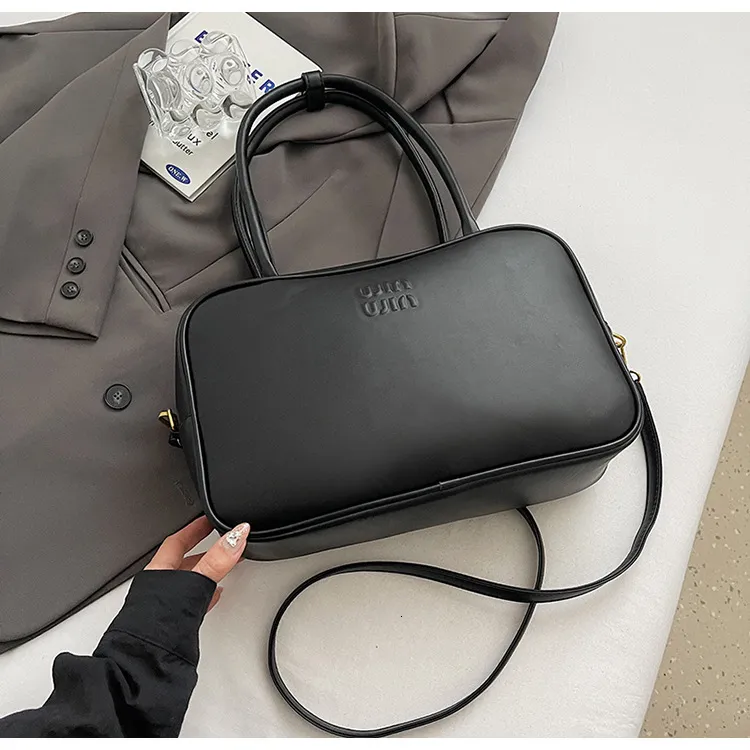 Crossbody Purse Designer 2025 New Autumn Trendy Single Shoulder Slant Cross Korean Edition, Small and High end Women's Bag
