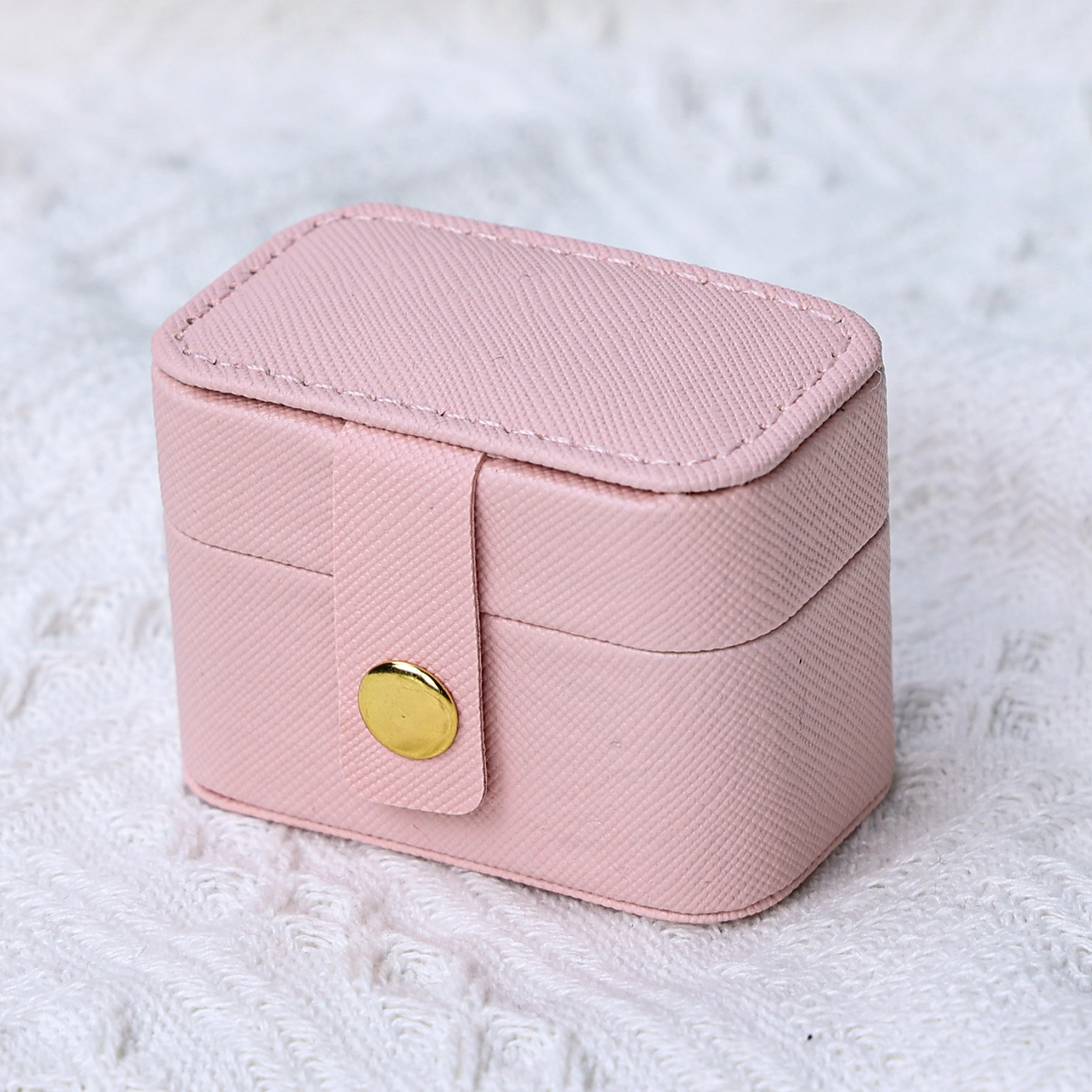 Portable PU Leather Jewelry Case for Travel - Compact and Sturdy