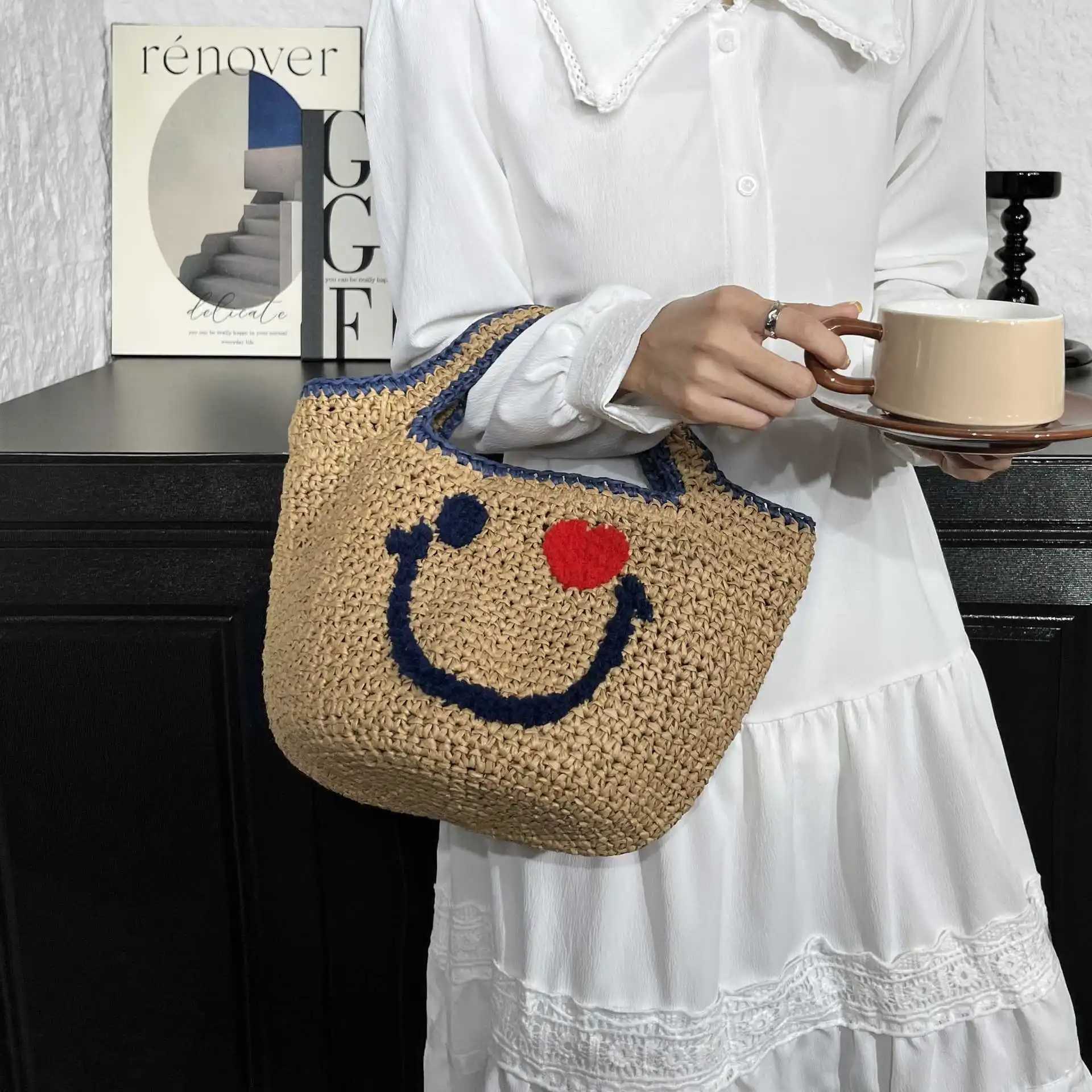 New Arrival Straw Woven Handbag Cute Smiling Face Bucket Knitted Bag Summer Beach Top-Handle Totes Ladies Travel Shopping Purse W250524