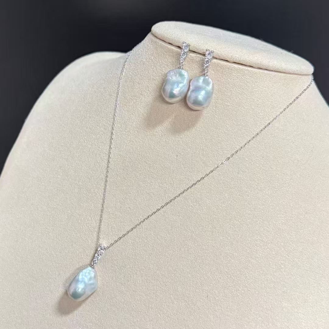 Luxurious Gold Finish Pearls Accessory Collection: Studs + Choker Style Chain with Storage Case for Women's Fashion Ensemble