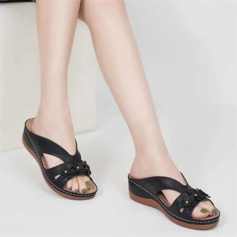 High Quality Womens Simple Shoes Summer Retro Roman Sandals Women Casual Flower Wedge Slippers Platform Slippers 250526