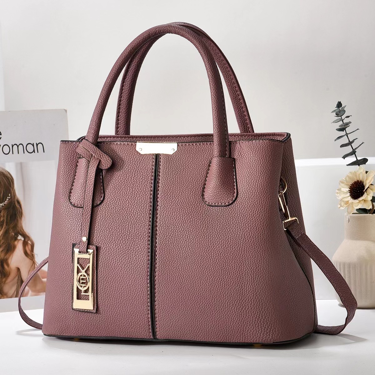Designer Bag New Style Fashion Casual Free Shipping Wire Hook Large Capacity Shoulder Bag for Middle Aged Women