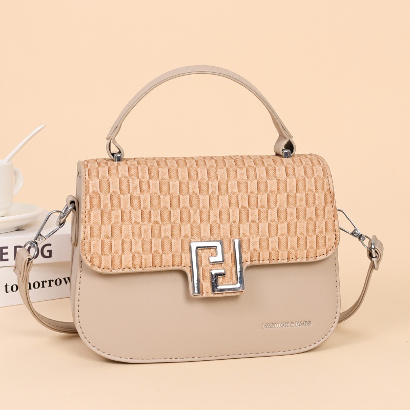 Top quality brand new free delivery designer bag 2025 new fashionable high-end texture niche armpit chain diagonal cross shoulder bag new free deliver