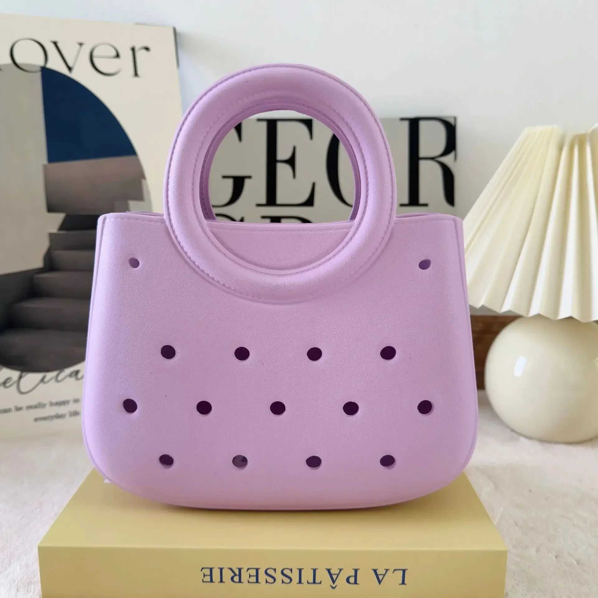 Fashionable round Ladies Handbag Cartoon Heart Shaped Storage Bag EVA Caddy Beach Bag Hole Design Travel Storage Pouch Makeup W250524