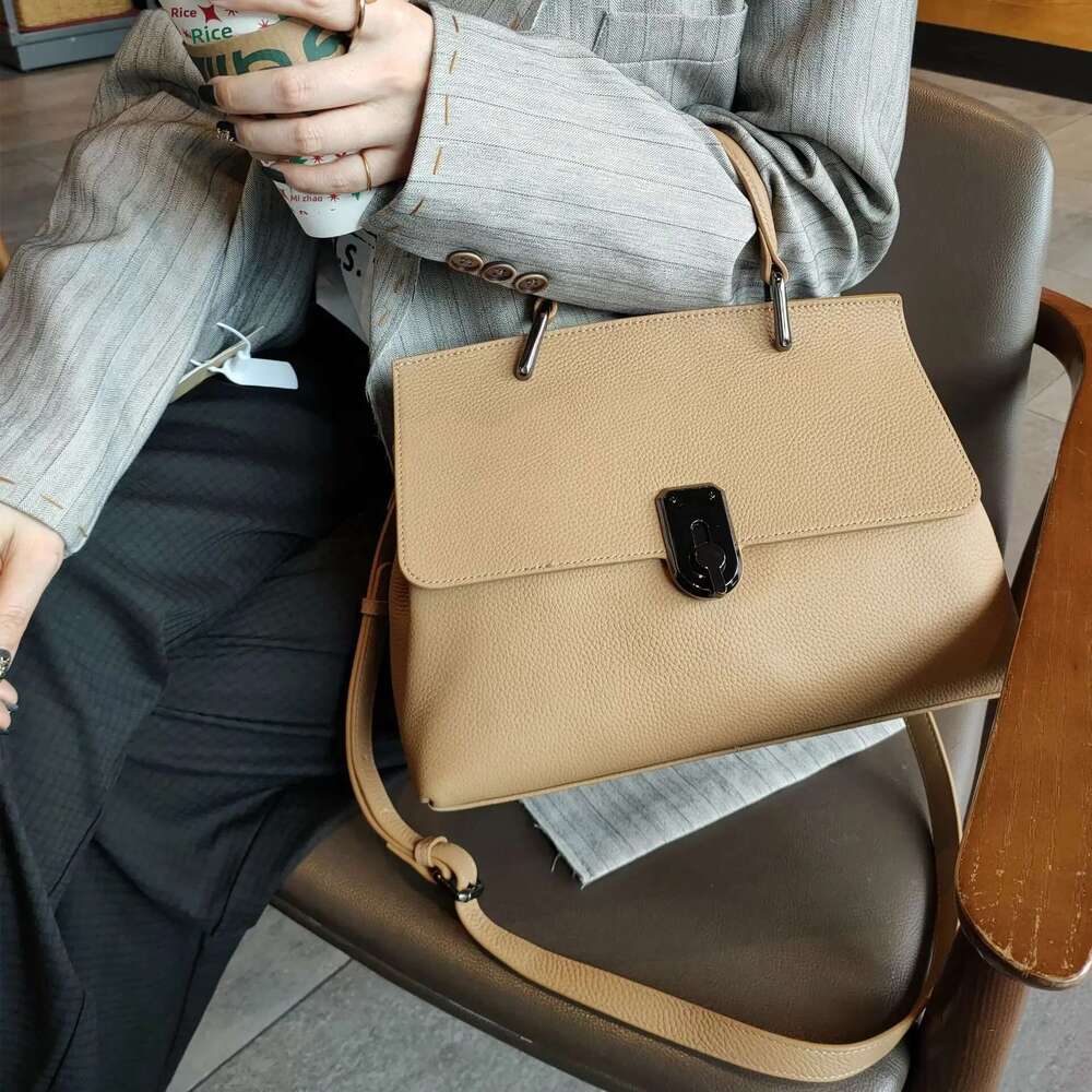 High-End Feel Trendy Vintage Versatile Cow Leather Handbag 2024 New Single Shoulder Slant Cross Messenger Bag Motorcycle Equipme