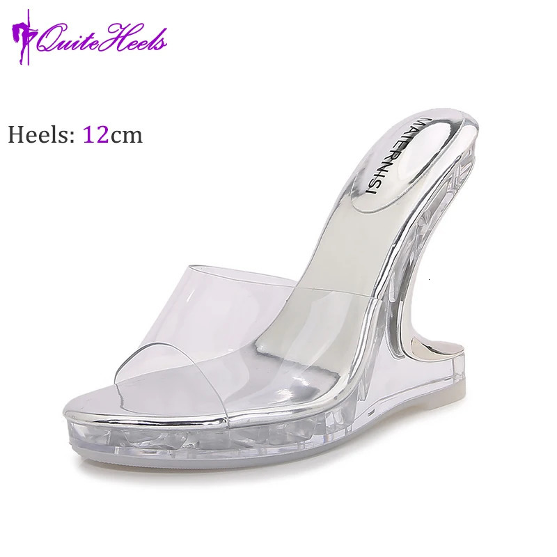 The summer highheeled sandals are versatile transparent banquet crystal shoes show the toes and worn with wedge hee 250526