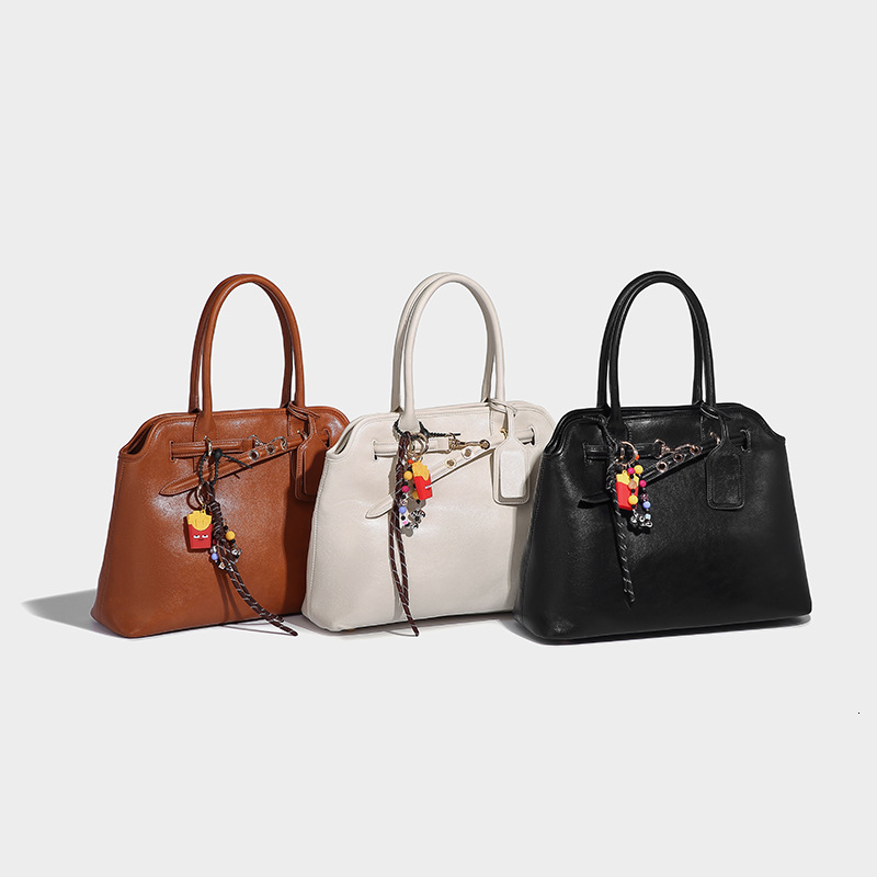 Niche Design High-end Handbag for Women 2024 Autumn Winter New Commuter Large Capacity Fashion Shoulder Bag