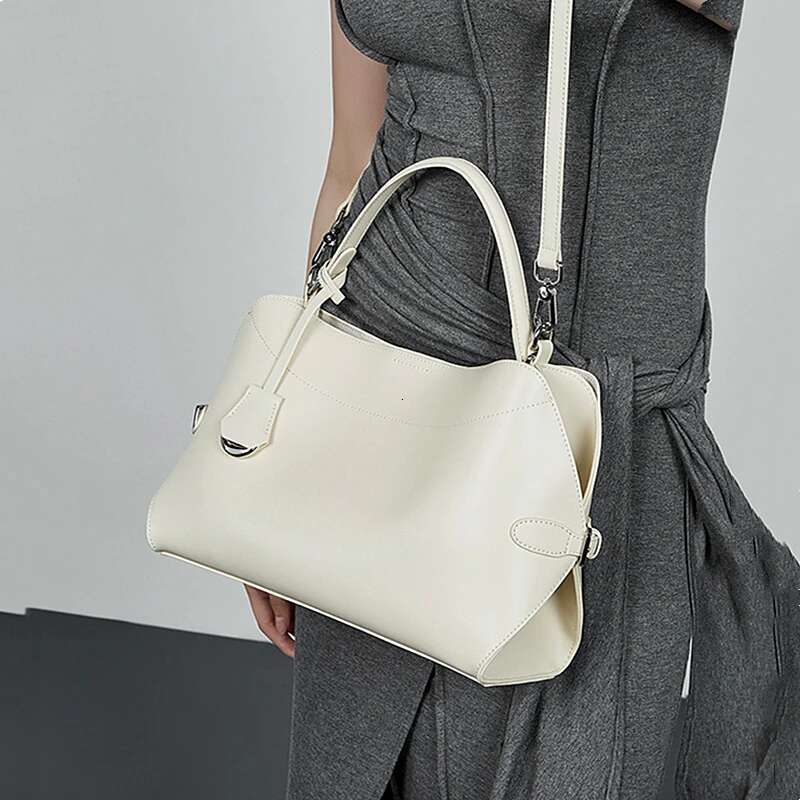 Toptrends Cowhide Genuine Leather Handbags For Women Designer Office Tote Shell Work Ladies Shoulder Crossbody Bags bag