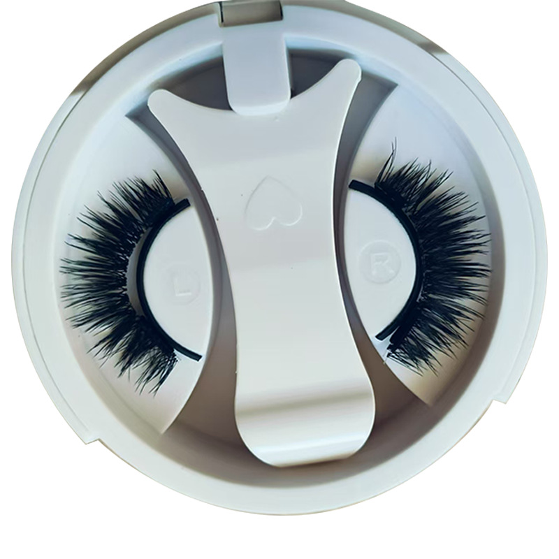 Magnetic false eyelashes are super slim and convenient, with integrated magnetic suction eyelashes imitating mink fur