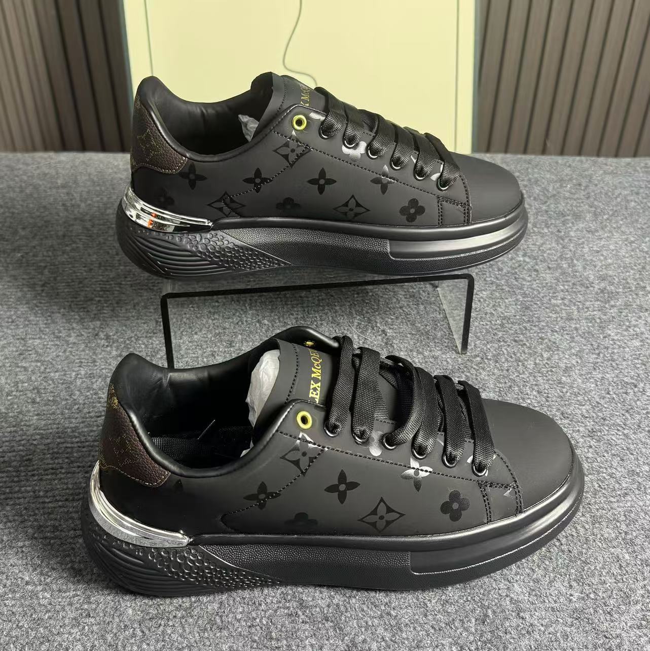 Free shipping designer men's shoes new autumn thick-soled board shoes, casual and versatile printed white cake sole height-increasing casual shoe