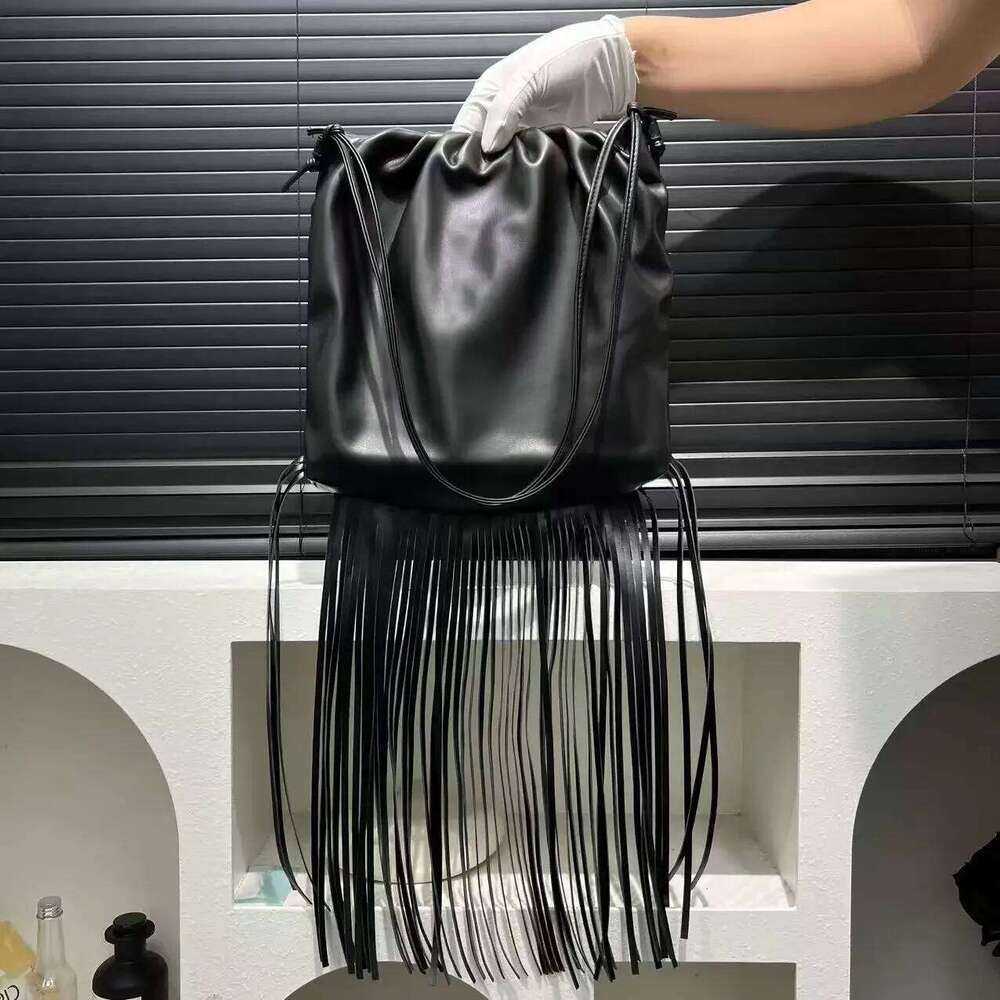 Women's Bags Designer Ladies' Fashionable And Elegant Tassel Handbag, Made Of Pure Vegan Leather, Retro Dinner Shoulder Bag