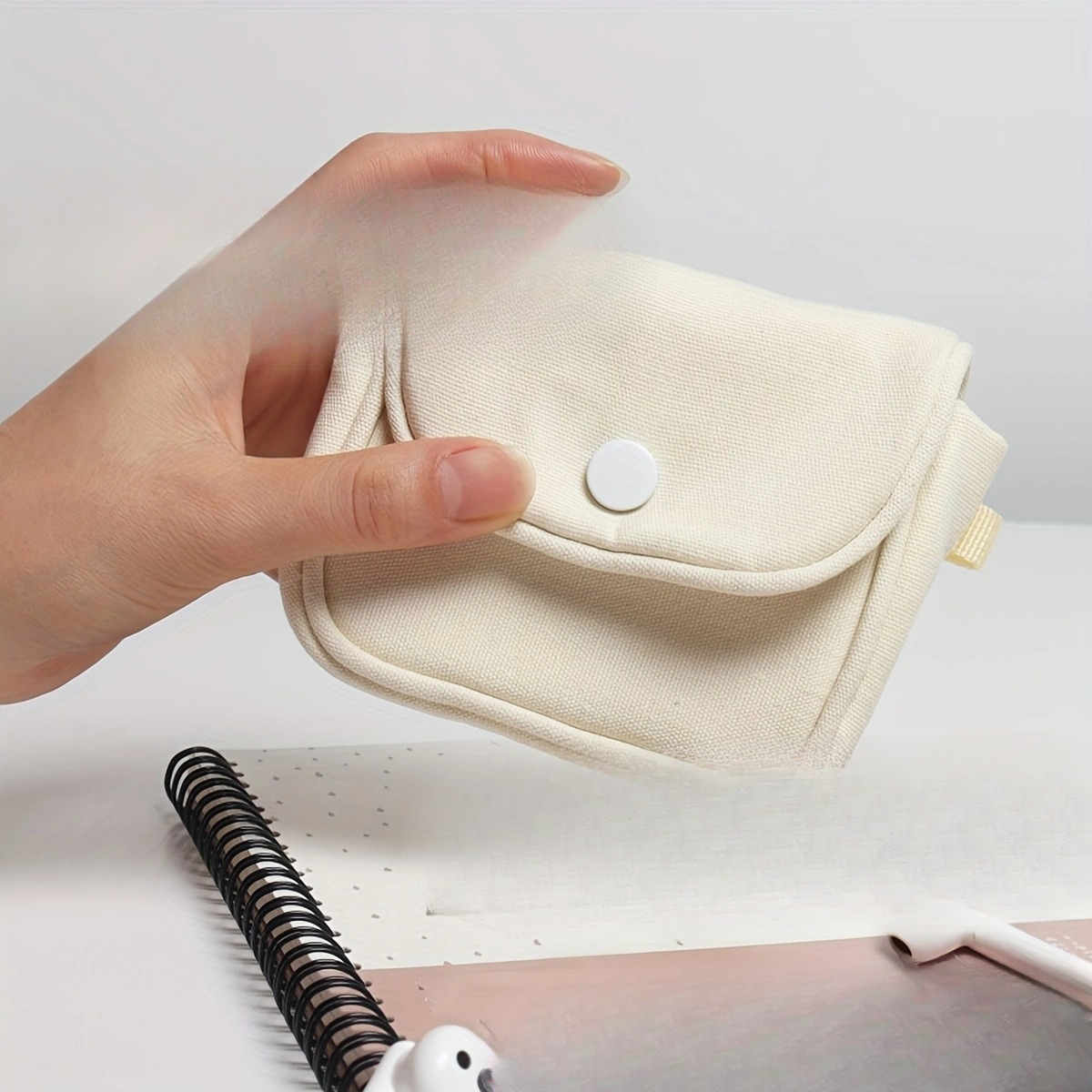 Classic fashion Fashion Solid Color Coin Wallet Mini Bank Card Earphones Key Storage Portable fashion Bag Designer Fashion Men s Key Bag