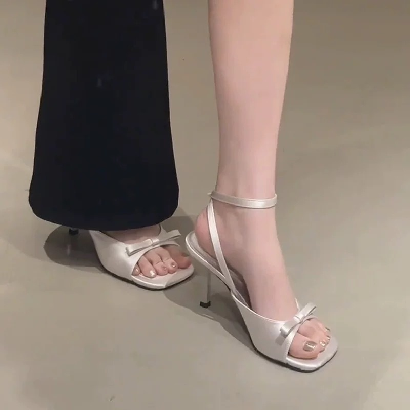 French white square toe high-heeled shoes with a straight strap for women's outdoor wear, 2025 summer new style, slim heel bow sandals Ddmysaturn