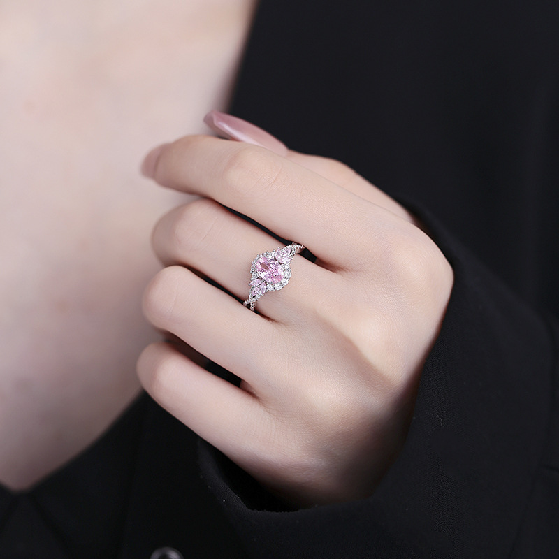 Opulent Fashion Statement Piece Intricate Filigree Pattern & Vivid Color of Top-Quality Artificial Gemstones Adorning a Versatile Solitaire Band