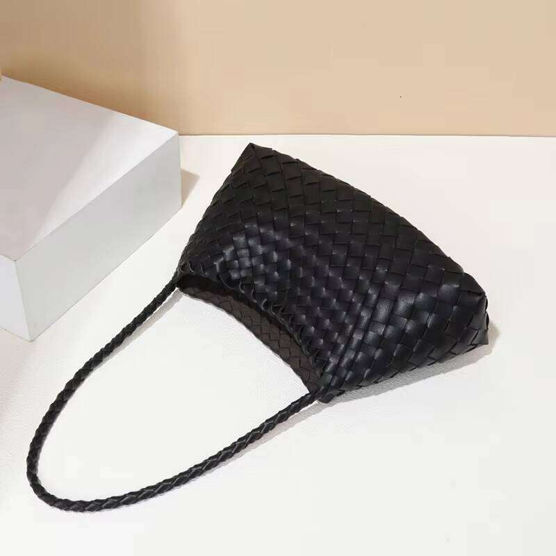 Women's handbag brand 2025 new diagonal French ins style handmade woven shoulder hand-held small square bag