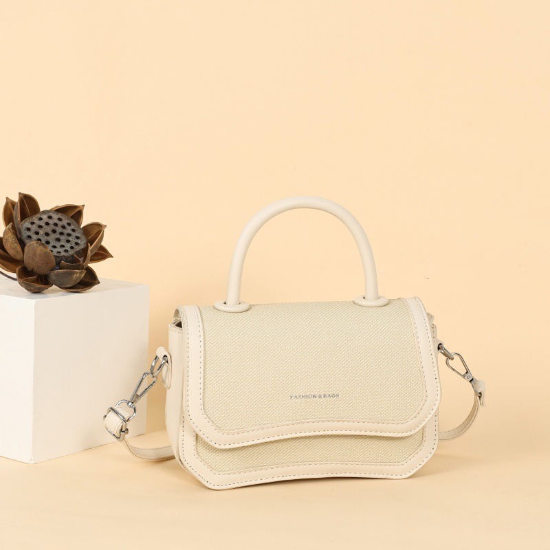 Top quality brand free delivery designer handbag 2025 new splicing color fashionable multifunctional single shoulder crossbody bag new free delivery d