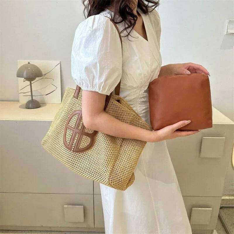 New Fashion 2025 Ins Style Color Block Women's Shoulder Bag Woven Handbag Versatile Soft Straw Material Polyester Lining