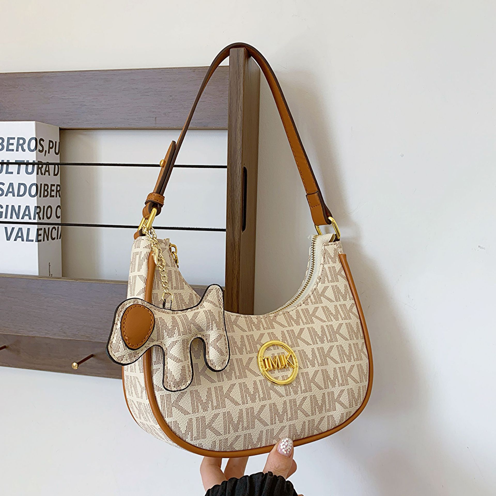 Under the armpit bag new trend bag casual bag with half moon bag bag shoulder diagonal cross bag 2025