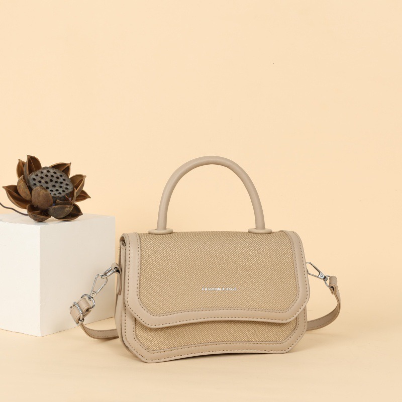 Top quality brand free delivery designer handbag 2025 new splicing color fashionable multifunctional single shoulder crossbody bag new free delivery d