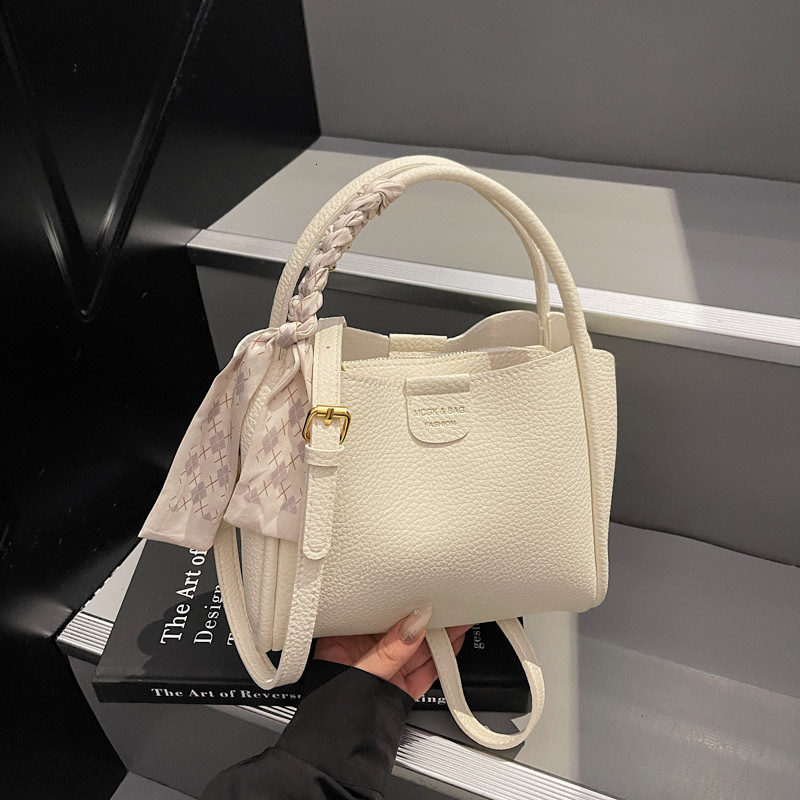 2025 Spring/Summer New Fashion Versatile High-Quality for Women Commuting Handbag Stylish Korean Version Shoulder Crossbody Bag