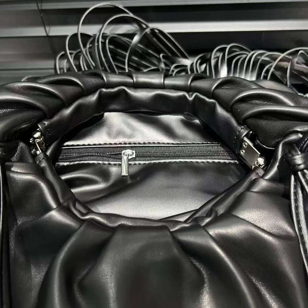 Women's Bags Designer Ladies' Fashionable And Elegant Tassel Handbag, Made Of Pure Vegan Leather, Retro Dinner Shoulder Bag