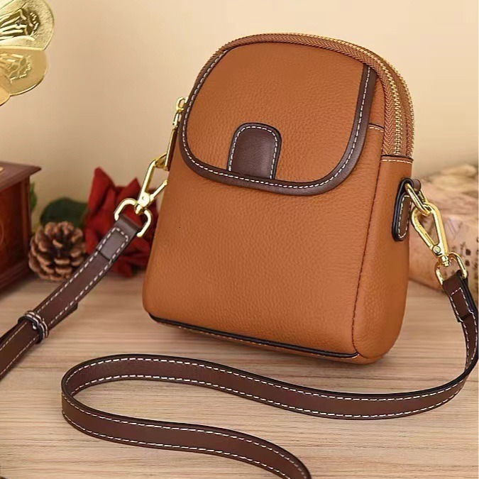 Top quality Brand High Quality New Style 2024 New One Shoulder Small Fashion Women's Mobile Soft Leather Versatile Tiktok Bag New Free Delivery D