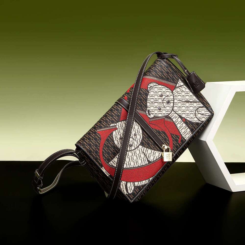 Retro Design Women's Fashionable And Diverse Business Commuter Large Capacity New Shoulder Bag