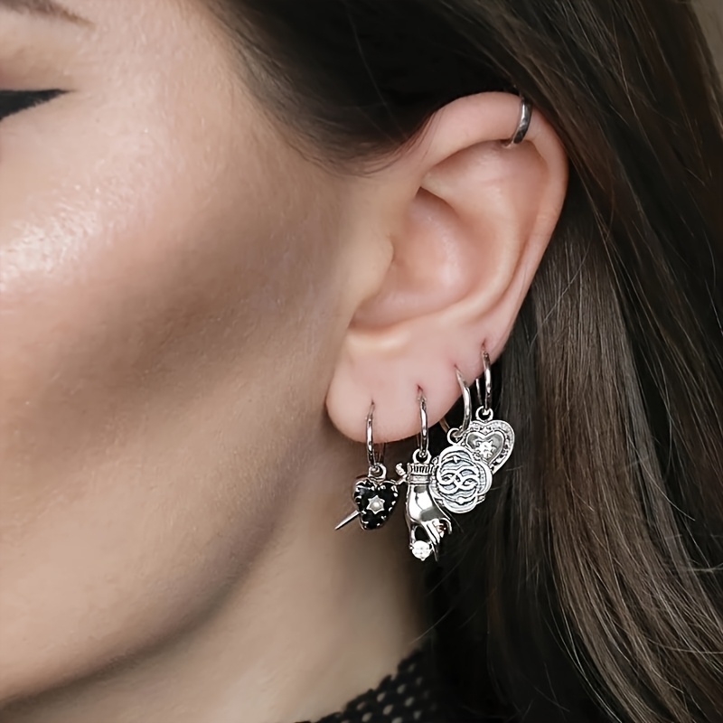 VOBIPY 1 Pair Vintage Unique Design Sensibility Black Heart Shaped Ear Clip Earrings Women's Fashionable Cross Border Style Jewelry