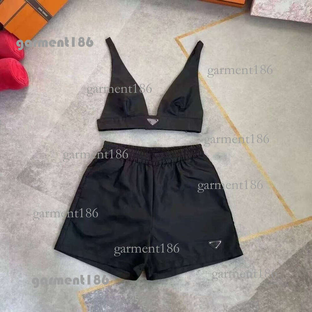 Women's Sports Bra Top and Matching Shorts for Summer Wear Casual Fashionable Two-Piece Outfit 09b