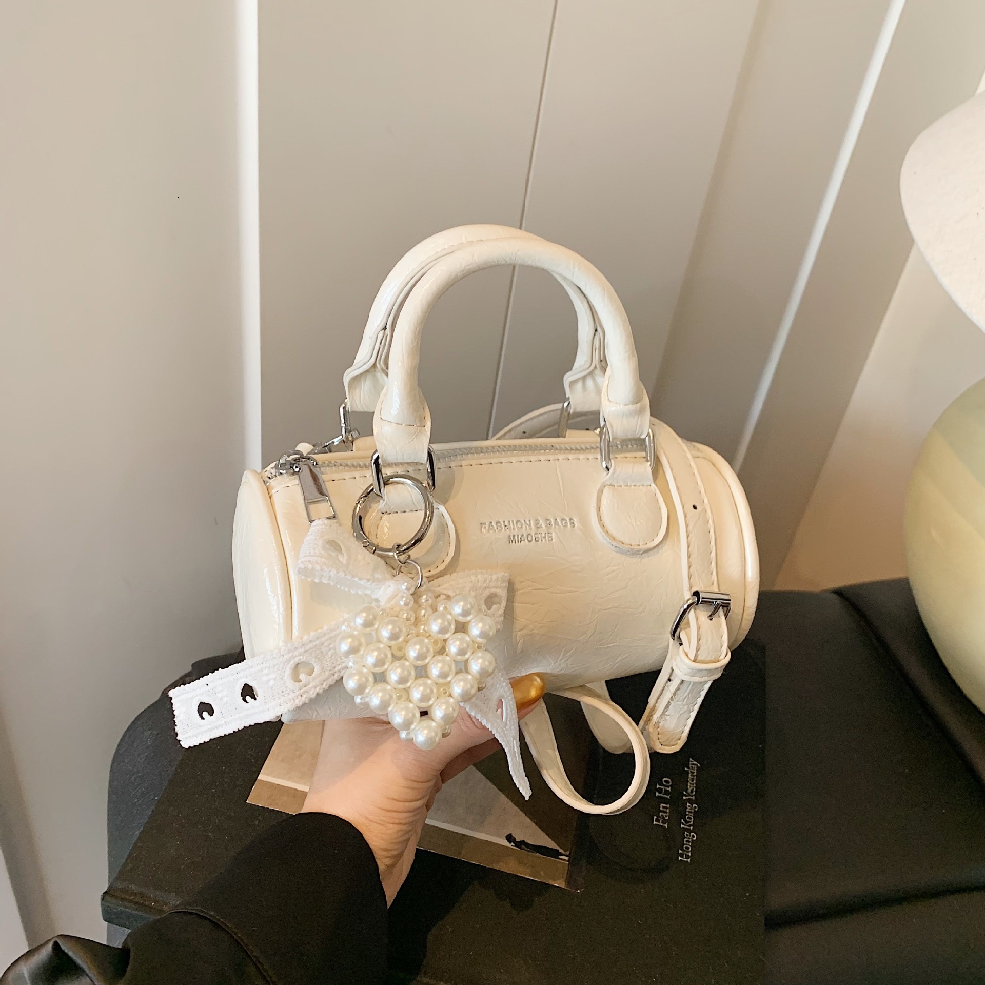 High-end Niche Handbag Pillow for Women 2025 New Fashion Trend Commuter Versatile Shoulder Crossbody Bag