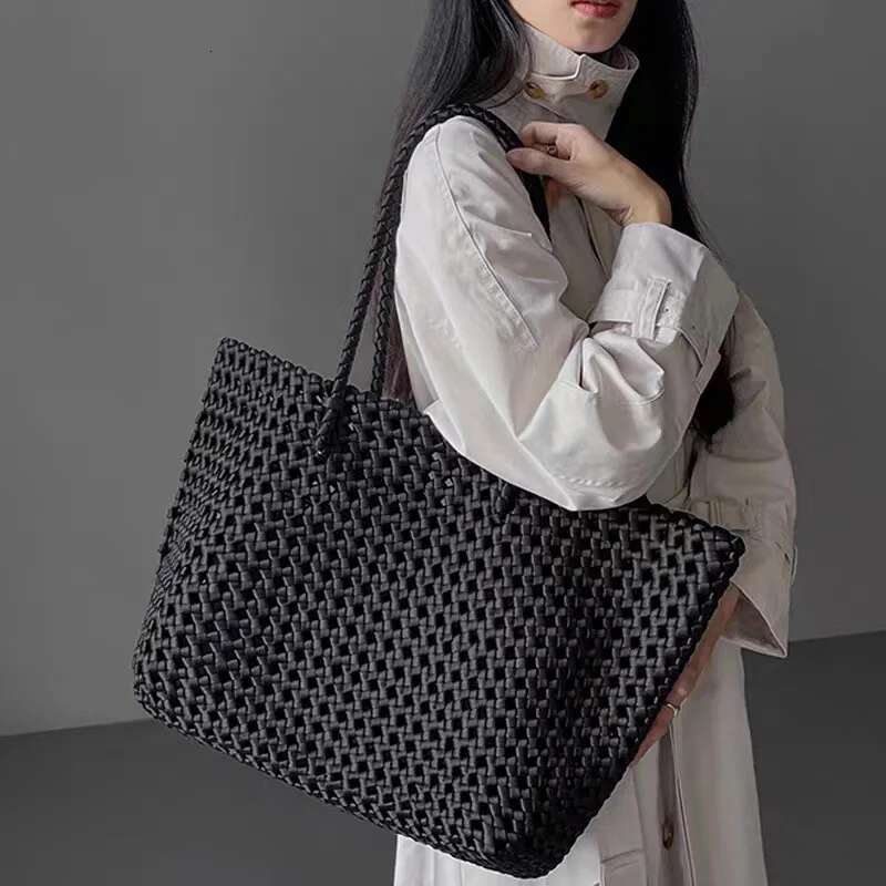 New woven large capacity bag Haruku style literary young woman s simple and versatile rhombus rope shoulder handbag