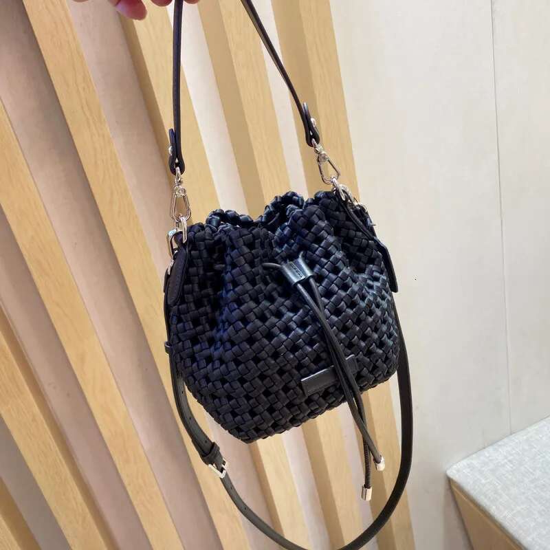 2023 Fashion Cowhide Retro Woven Hollow Bucket Ins Unisex Handbag Women Men Shoulder Crossbody Bag